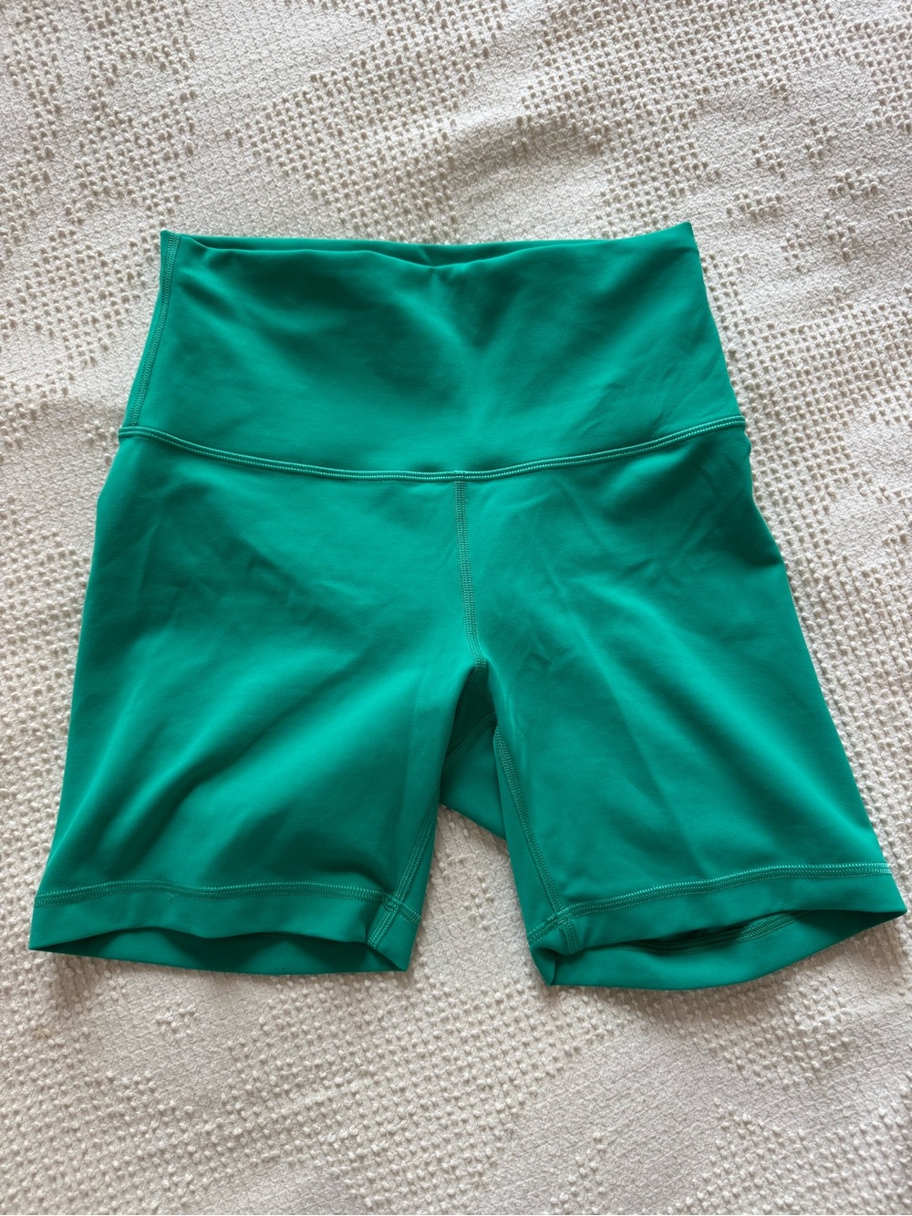 Lululemon green align shorts size 6